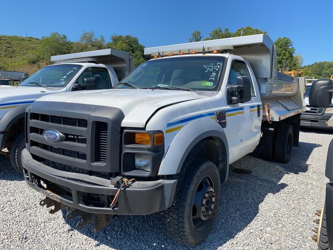Image of Ford F-550 Primary image