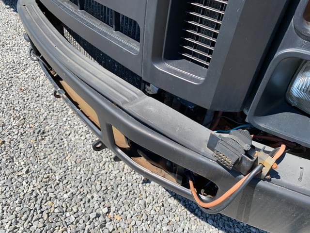 Image of Ford F-550 equipment image 2