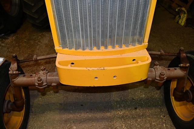 Image of Minneapolis-Moline M-670 equipment image 1