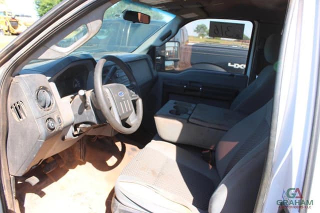 Image of Ford F-250 equipment image 4
