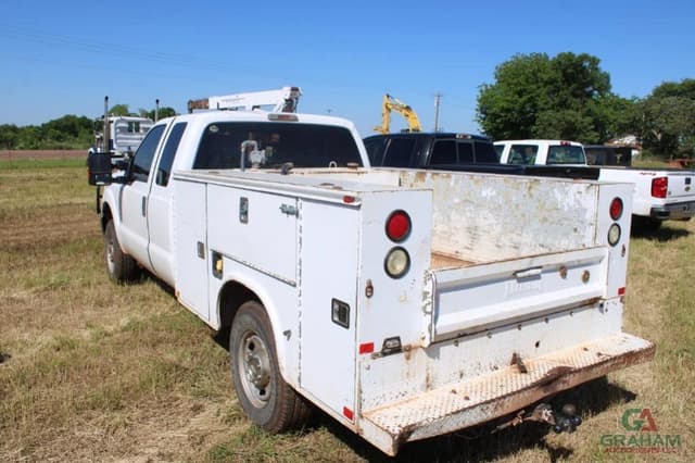 Image of Ford F-250 equipment image 3