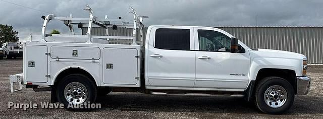 Image of Chevrolet 3500HD equipment image 3