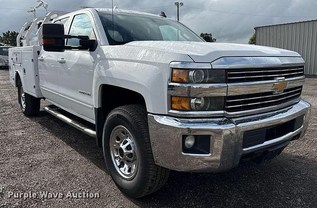 Image of Chevrolet 3500HD equipment image 2
