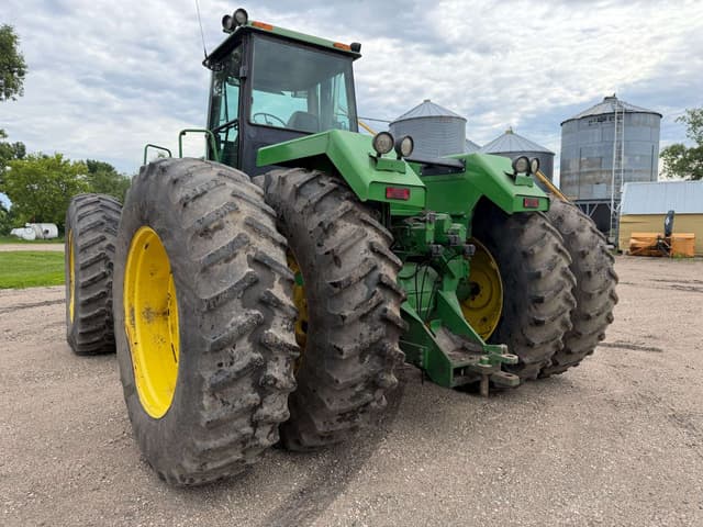 Image of John Deere 8770 equipment image 3