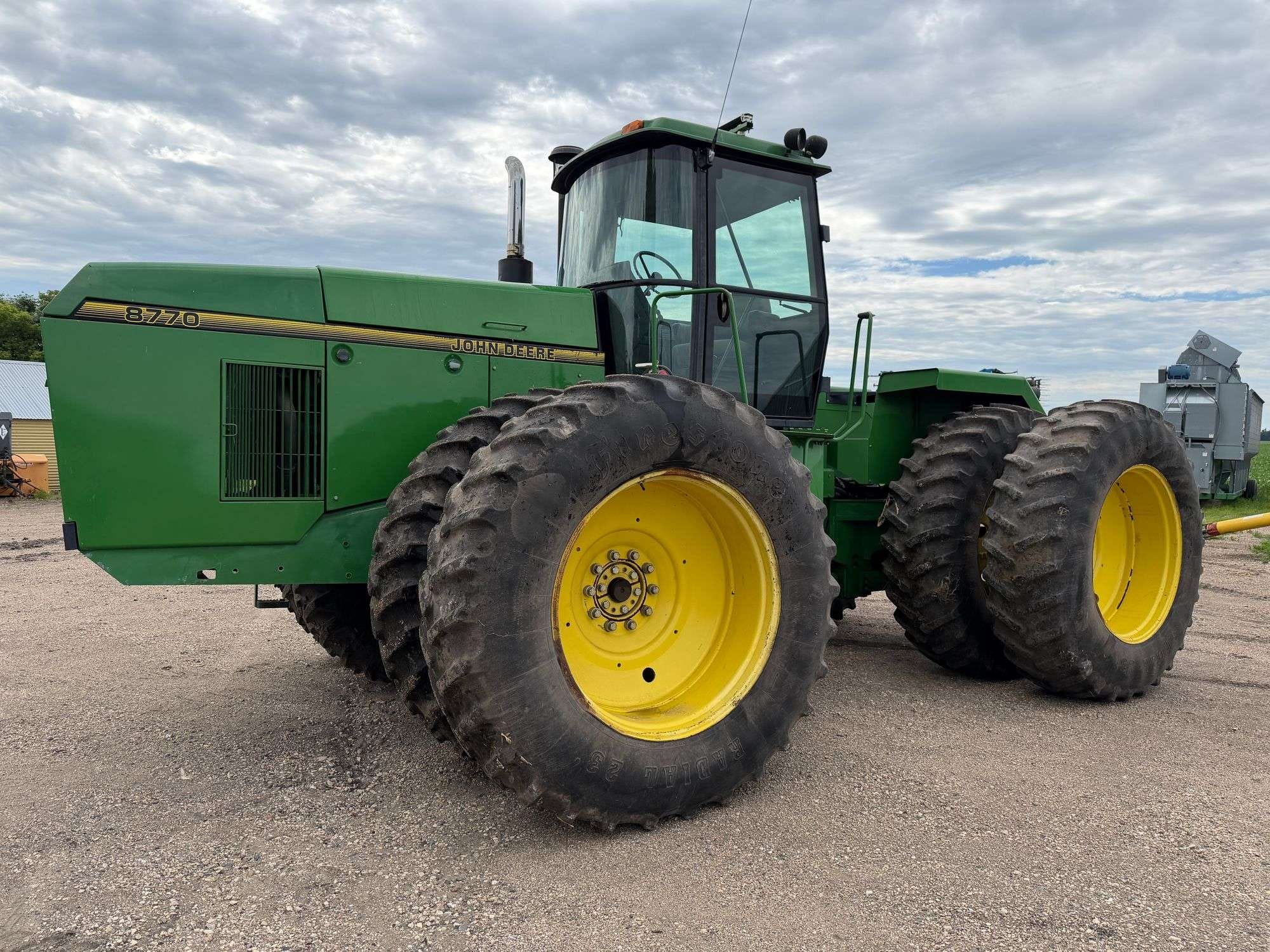 1994 John Deere 8770 Equipment Image0