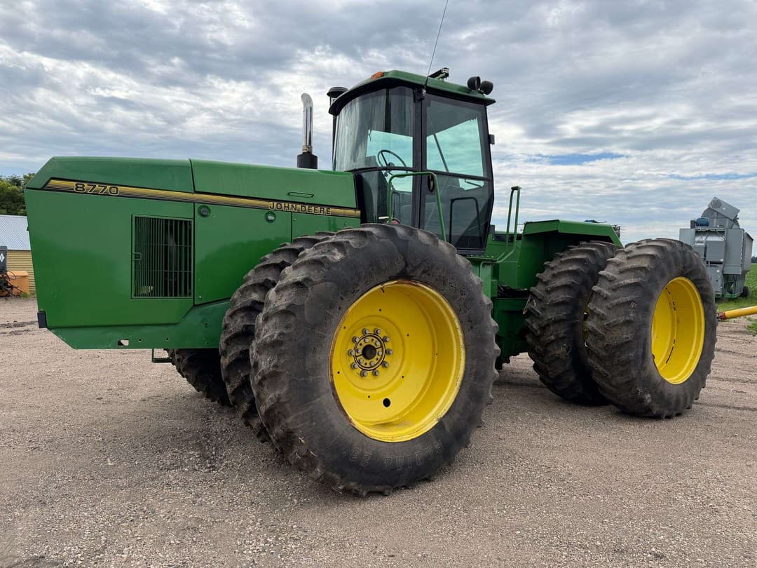 Image of John Deere 8770 Primary image
