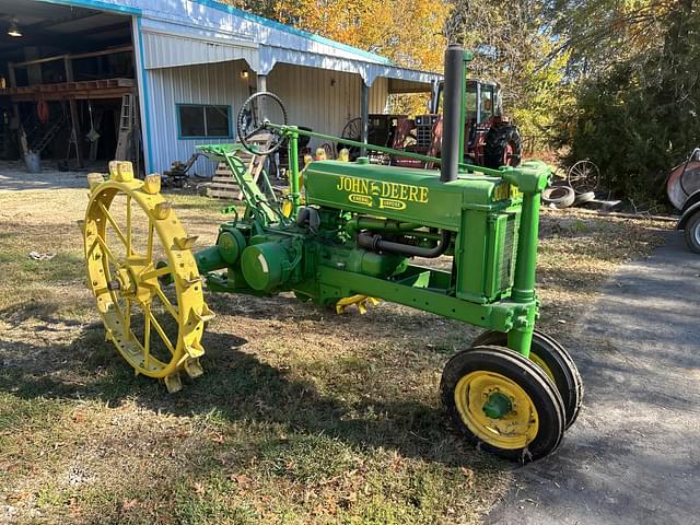 Image of John Deere B equipment image 1