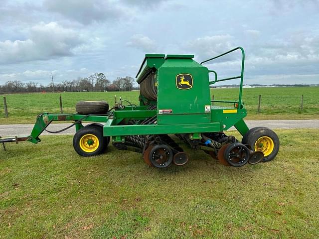 Image of John Deere 1590 equipment image 1