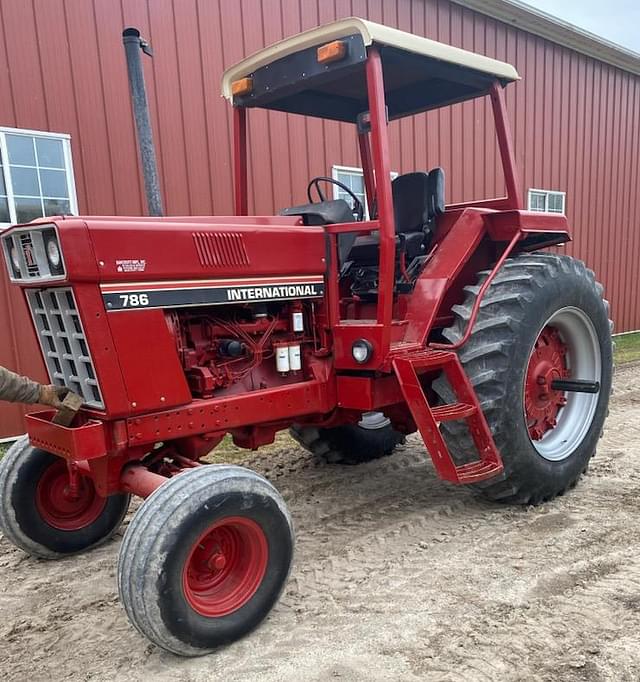 Image of International Harvester 786 equipment image 1