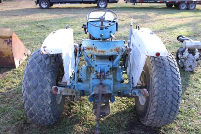 Image of Ford 1600 equipment image 4