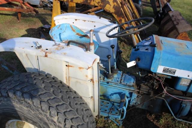 Image of Ford 1600 equipment image 3