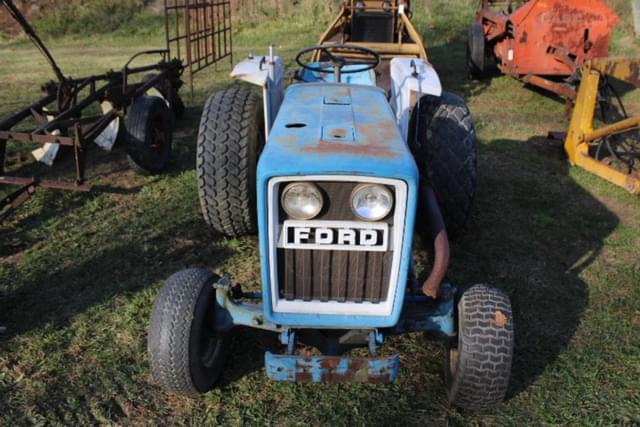 Image of Ford 1600 equipment image 1