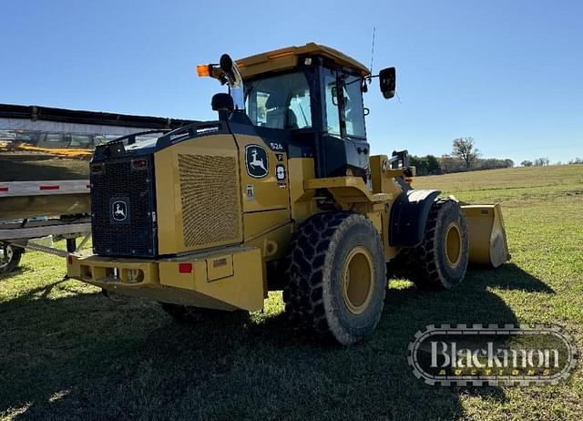 Image of John Deere 524P equipment image 2