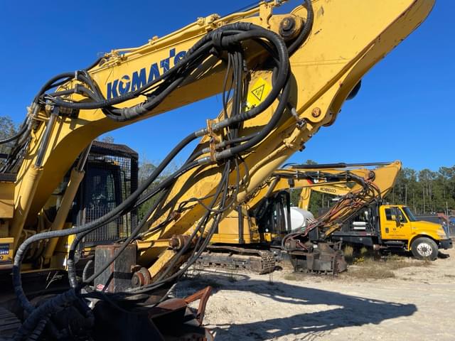 Image of Komatsu PC228USLC equipment image 3
