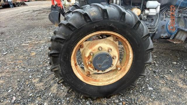 Image of Ford 3930 equipment image 3