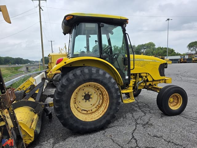 Image of John Deere 5425 equipment image 3