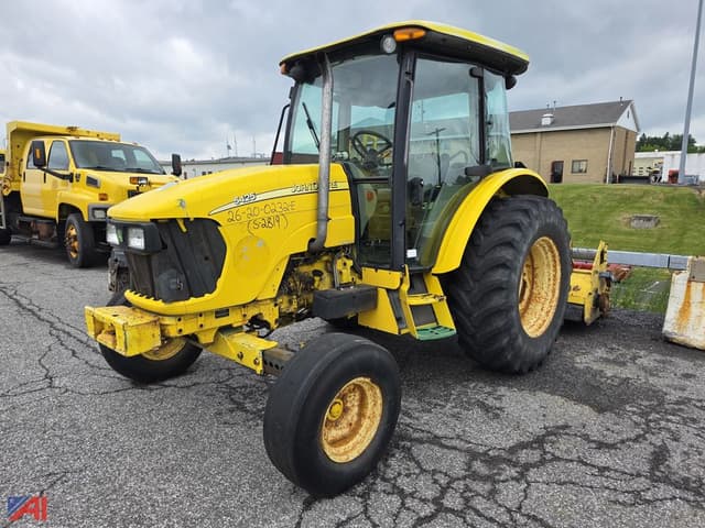 Image of John Deere 5425 equipment image 4