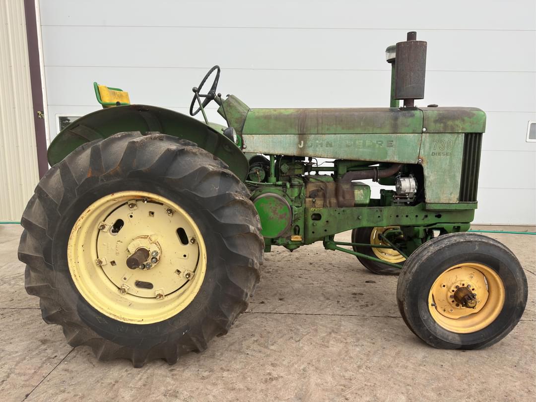 Image of John Deere 730 Primary image