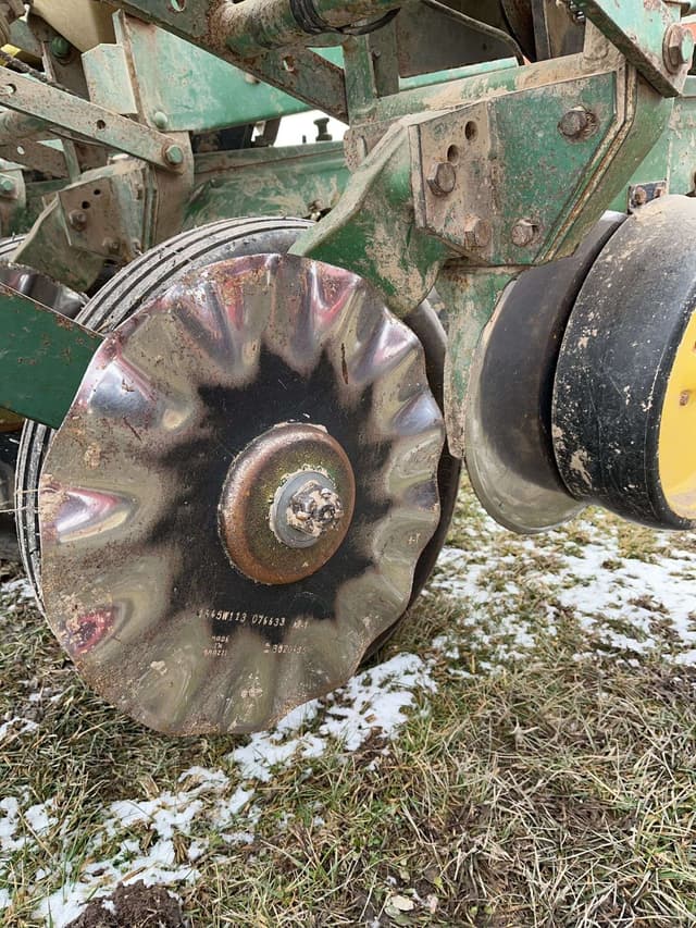 Image of John Deere 7000 equipment image 4