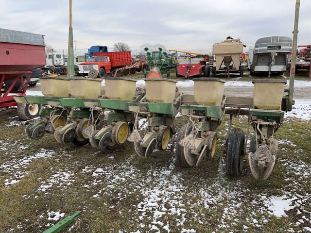 Image of John Deere 7000 equipment image 2