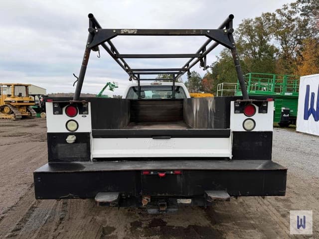 Image of Ford F-550XLSD equipment image 4