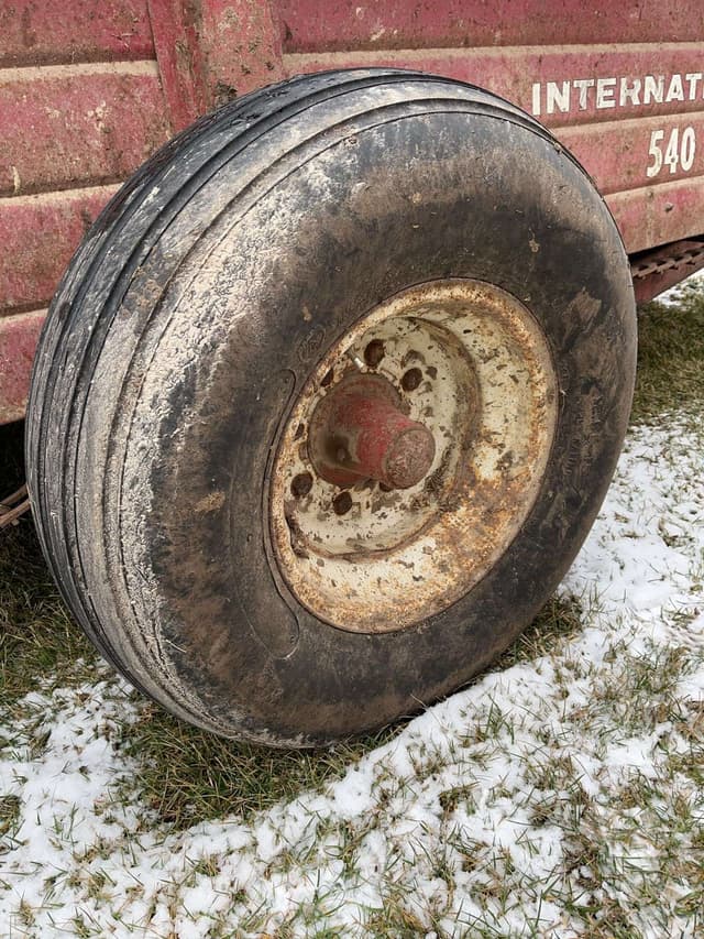 Image of International Harvester 540 equipment image 4