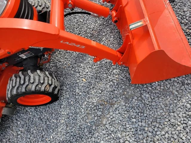 Image of Kubota BX2370 equipment image 3