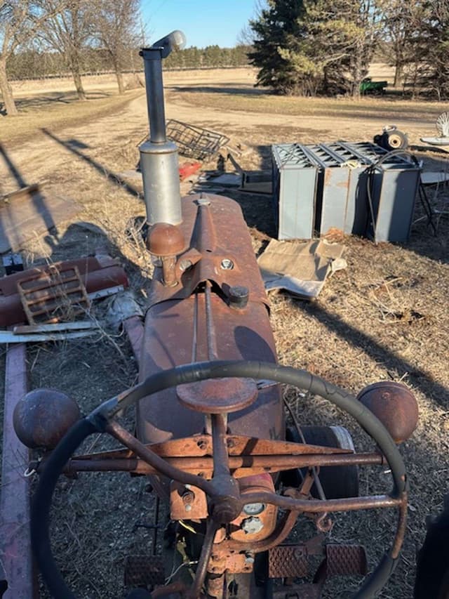 Image of Farmall H equipment image 4
