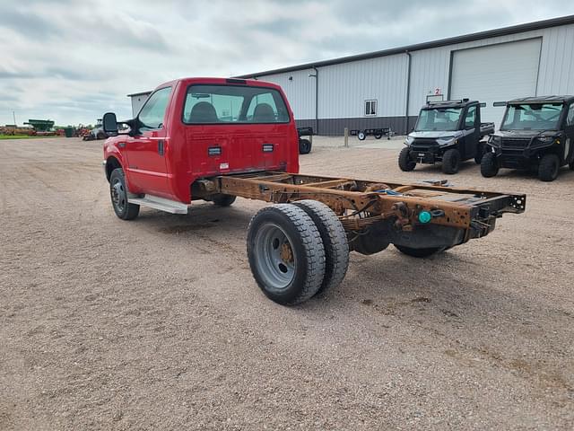 Image of Ford F-550 equipment image 3