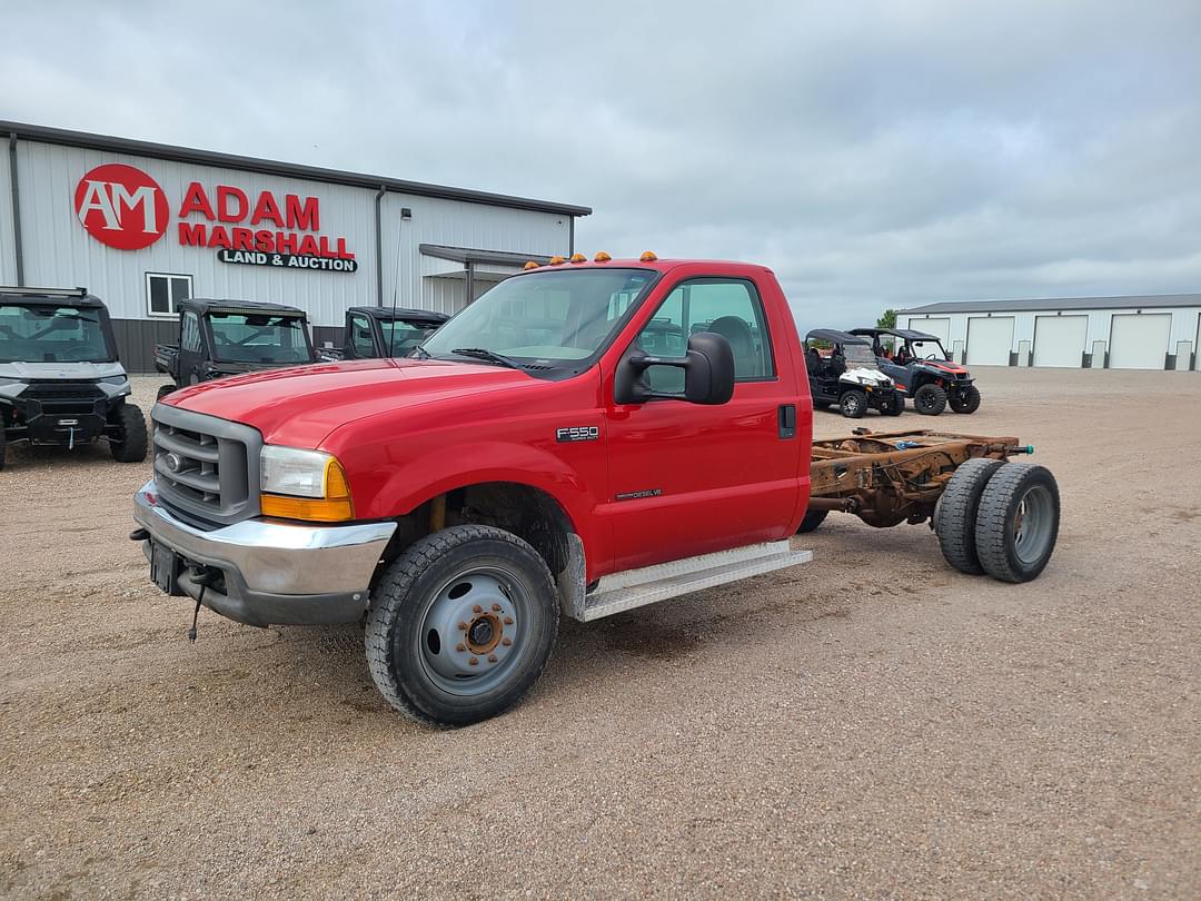Image of Ford F-550 Primary image