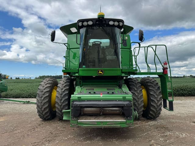 Image of John Deere 9770 STS equipment image 2