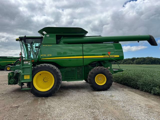 Image of John Deere 9770 STS equipment image 4