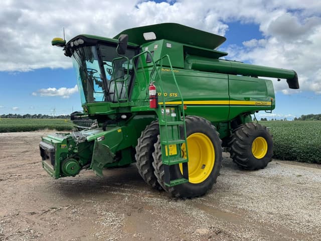 Image of John Deere 9770 STS equipment image 3