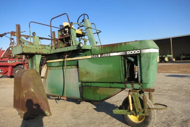 Image of John Deere 6000 equipment image 1