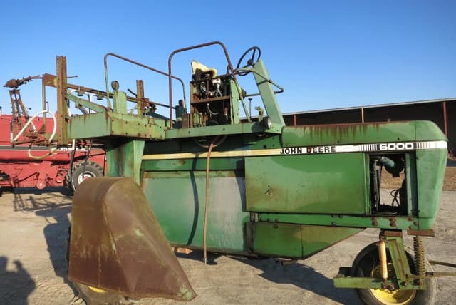 Image of John Deere 6000 equipment image 2