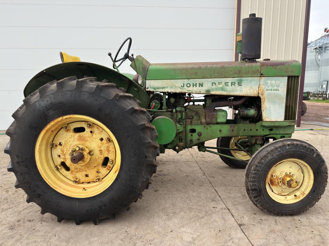Image of John Deere 730 Primary image