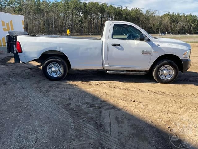Image of Dodge Ram 2500 equipment image 3