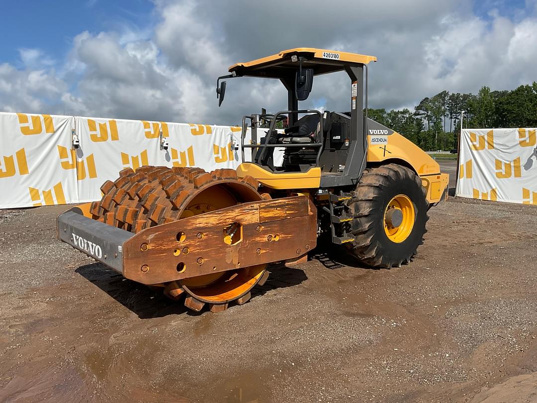 Image of Volvo SD115B Primary image