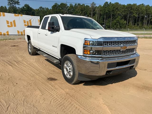Image of Chevrolet 2500HD equipment image 2