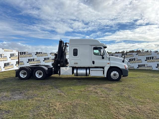 Image of Freightliner Cascadia equipment image 3