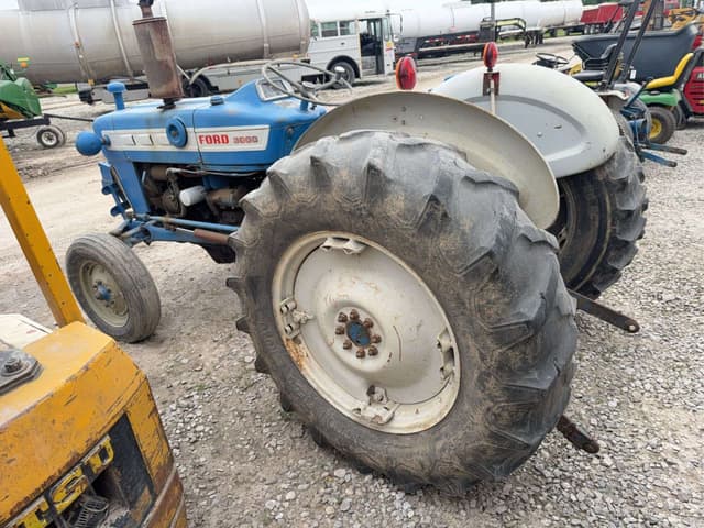 Image of Ford 3000 equipment image 3