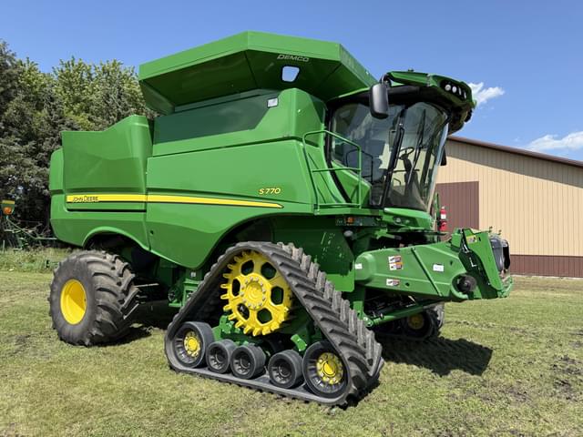 Image of John Deere S770 equipment image 4