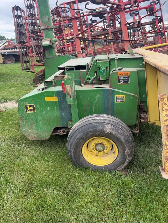 Image of John Deere 3950 equipment image 3