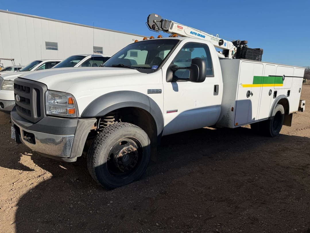 Image of Ford F-550 Primary image