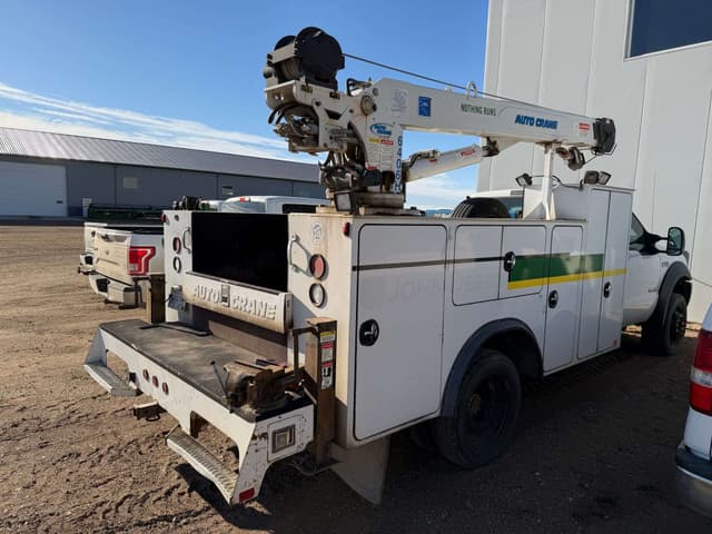 Image of Ford F-550 equipment image 2