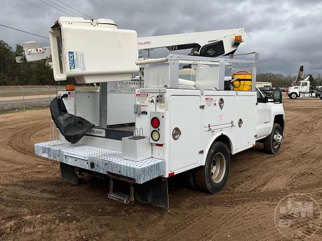 Image of Chevrolet 3500HD equipment image 4