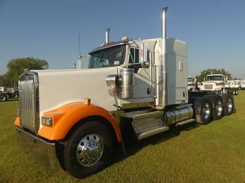 Main image Kenworth W900