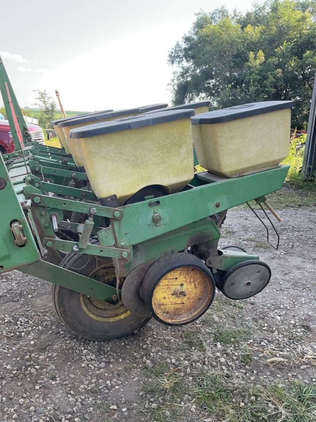 Image of John Deere 7000 equipment image 2