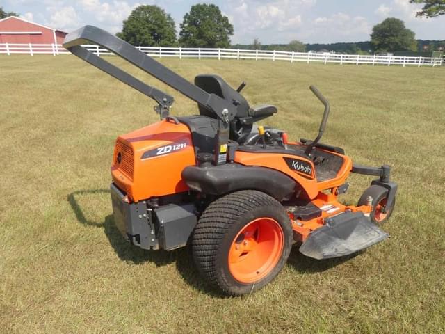 Image of Kubota ZD1211 equipment image 2
