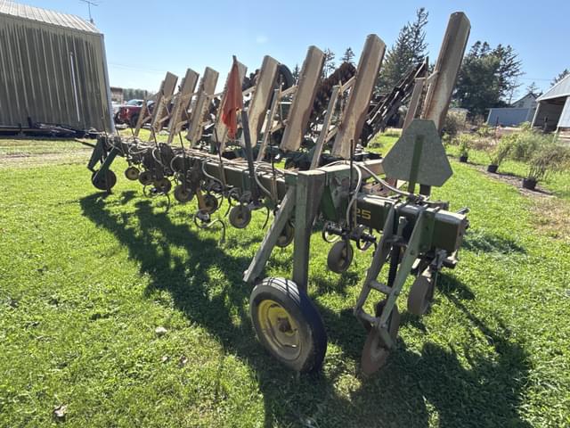 Image of John Deere 825 equipment image 2